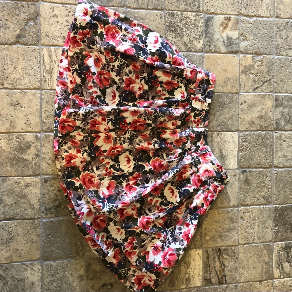 Forever 21 Floral Skirt - Picture 2 of 4